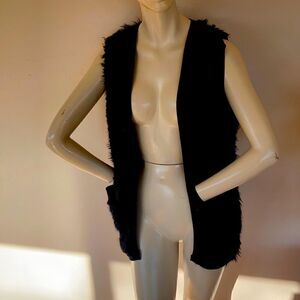 Kenzie sleeveless vest with fleece lining faux fur pockets oversized SM Black